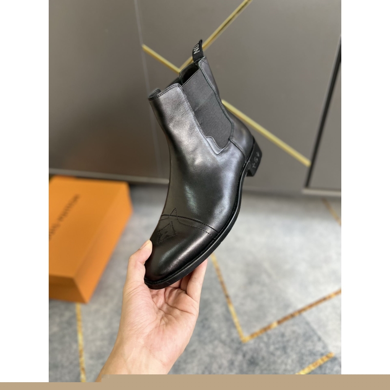 l**is V*t*n boots
